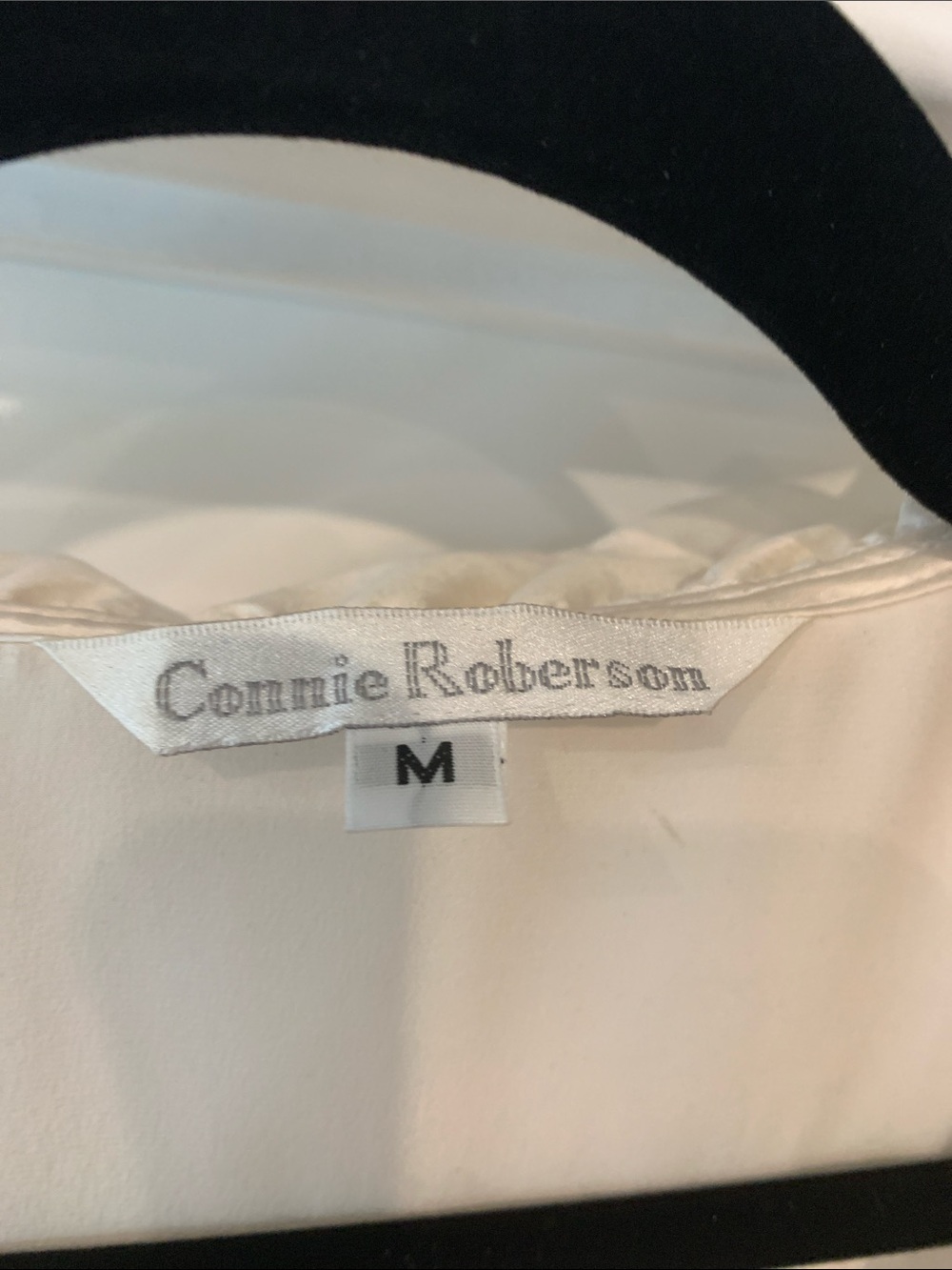 Vintage Connie Roberson ruffle-Trim pure silk Blouse in Cream long sleeves - Picture 2 of 9